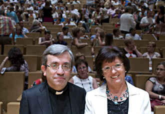 Luis Argüello, Vicario General y Carmen Madrid, Directora de la Escuela Fray Luis de León